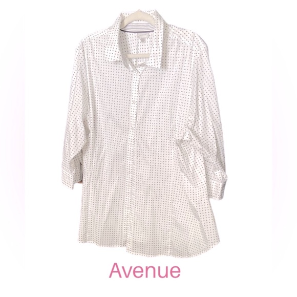 26/28 Avenue Dotted Print Button Up Blouse with 3/4 Sleeve and Shirttail Hem - Picture 3 of 17